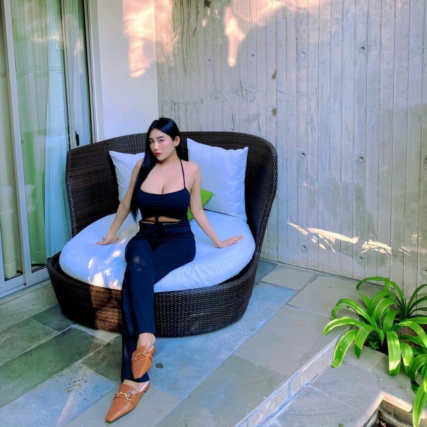Cekricek.id, Berita Artis dan Berita Seleb - Penyanyi cantik Pamela Safitri ingin dimanja-manja hingga digendong, netizen mengeluh