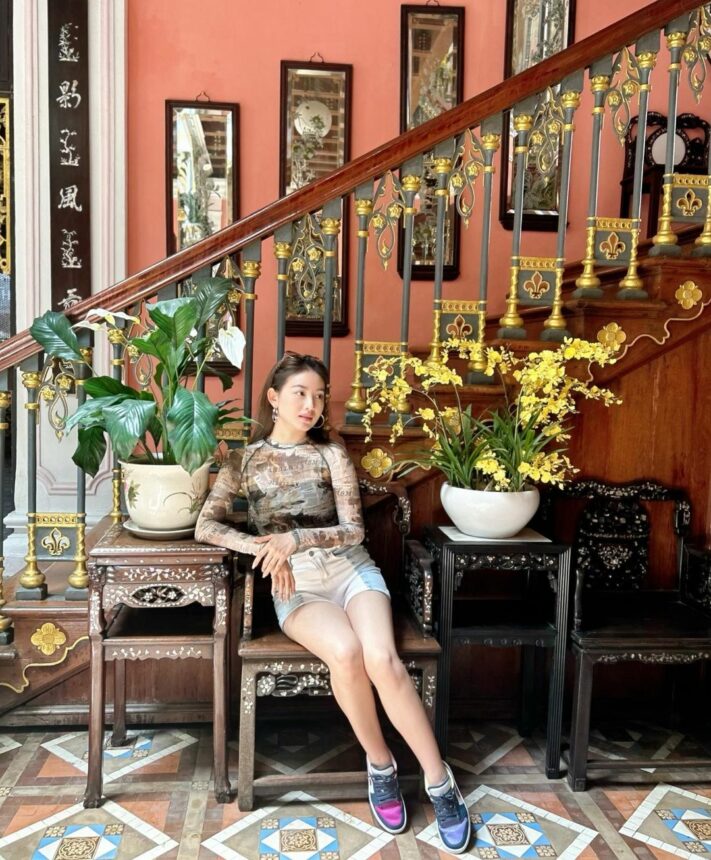 Cekricek.id, Berita Artis dan Berita Seleb - Penampilan dari artis cantik Natasha Wilona benar-benar memikat netize, terutama saat ke Malaysia
