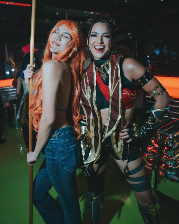 Cekricek.id, Berita Artis dan Berita Seleb - Sosok selebgram populer Anya Geraldine kini memerankan karakter Nami yang seksi.