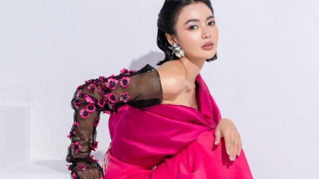 Cekricek.id, Berita Artis dan Berita Seleb - Penyanyi cantik Wika Salim rupanya rela bekerja sampingan menjadi seorang model.