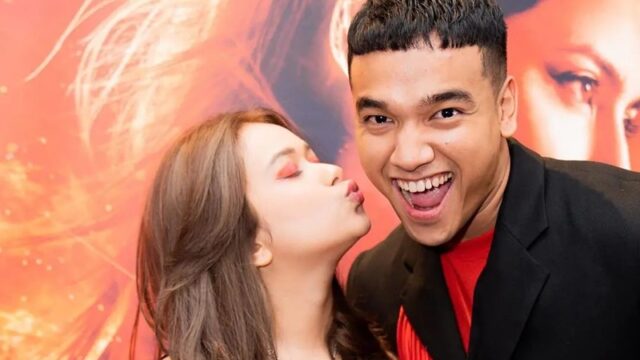 Aksi Fadly Faisal yang menemani sang kekasih Rebecca Klopper untuk mengklarifikasi video syurnya tuai pujian warganet Indonesia.