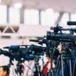 Partai Konservatif Inggris Dituduh Membatasi Kebebasan Pers dengan Biaya Konferensi