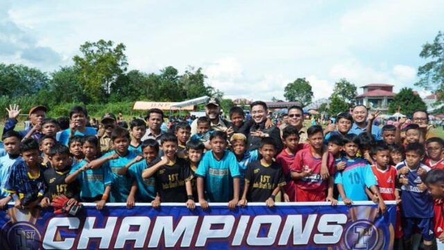 Klub Asal Sumbar, Riau, dan Jambi berlaga di Festival Sepak Bola Usia Dini di Padang Panjang