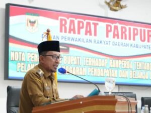 Bupati Tanah Datar Eka Putra Menyampaikan Ranperda Pertanggungjawaban APBD 2022, PAD Meningkat Rp144,5 miliar