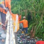 Lingkungan Terancam Akibat Pembuangan Sampah Sembarangan di Saluran Drainase Kota Padang