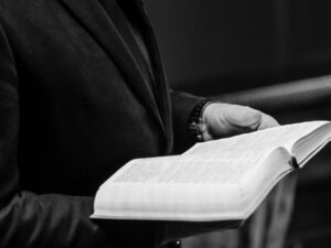 Mantan Pastor Ditangkap karena Merayu Gadis Bawa Umur untuk Bercinta Lewat Aplikasi Pesan Singkat