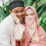 Cekricek.id, Jakarta, Berita Artis dan Berita Seleb – Inara Rusli dan Virgoun telah selesai menjalani sidang mediasi untuk proses perceraiannya. Keduanya menghadiri dan mengikutinya dengan kepala dingin, hingga sidang tersebut dapat berjalan dengan tenang dan lancar. Bahkan sepasang suami istri yang akan bercerai ini tampak memiliki interaksi yang cukup akur.