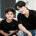 Cekricek.id, Berita Seleb dan Berita Artis – Rafathar dan Jaehyun NCT adalah perpaduan dua cowok tampan yang sukses membuat jantung berdebar kencang. Meski masih bocah, putra sulung Raffi Ahmad itu sudah diakui ketampanannya oleh para netizen dan sering dimiripkan dengan sederet idola Korea.