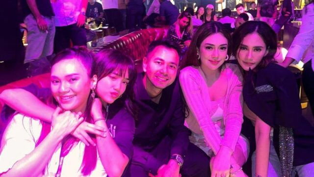 Cekricek.id, Berita Artis dan Berita Seleb - Netizen mengomentari ketika Celine Evangelista duduk dekat Raffi Ahmad, sempat sebut calon suami