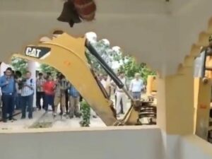 Gara-gara Mengencingi Orang, Rumah Pria Ini Dihancurkan Polisi India