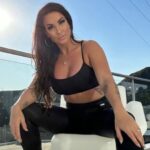 Seorang Bintang Film Porno Katolik Klaim Pekerjaannya sebagai Aktivitas Sakral