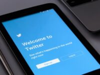 Elon Musk Ubah Logo Twitter dari Burung Menjadi "X"