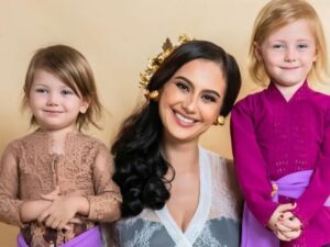 Selebriti Indonesia yang Bahagia Bersama Pasangan Asing