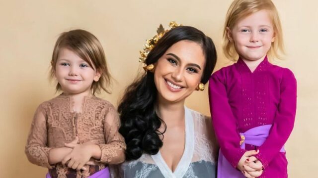 Selebriti Indonesia yang Bahagia Bersama Pasangan Asing