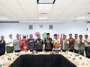 Rencana dan Upaya Walikota Padang, Hendri Septa Menangani Pascabencana Banjir dan Longsor dalam Pertemuan Strategis BNPB