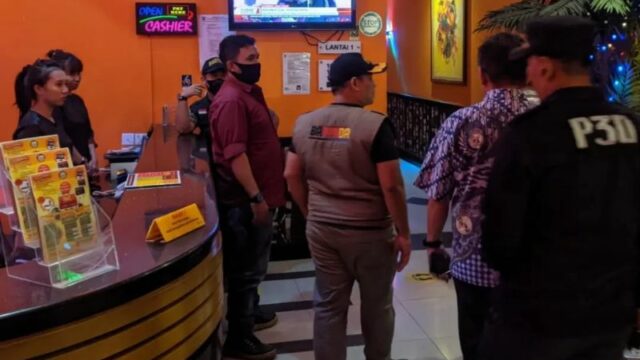 Jual Minuman Beralkohol Non-Izin, 2 Pengelola Kafe di Padang Dipanggil Satpol PP