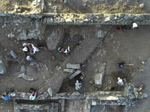 Penemuan Tembikar Kuno Mengungkap Sejarah Pemujaan di Pulau Kythnos Yunani