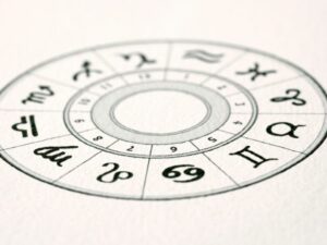 Horoskop Karir Hari Ini 28 Juli 2023: Panduan Mengatasi Tantangan Kerja