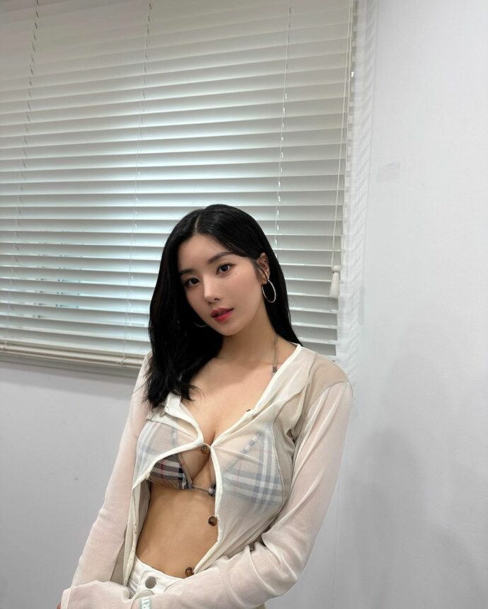 Kwon Eun-bi Makin Terkenal Pasca Pertunjukan Spektakuler di Water Bomb