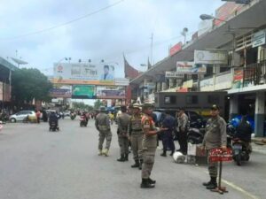 PKL di Pasar Raya Barat Padang Masih Main "Kucing-Kucingan" dengan Petugas