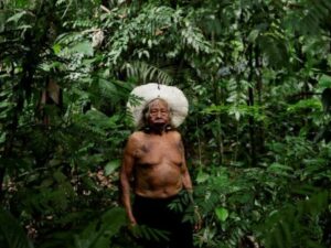 Pemimpin Adat Amazon, Raoni Metuktire: Bencana Menanti Jika Deforestasi Tak Dihentikan