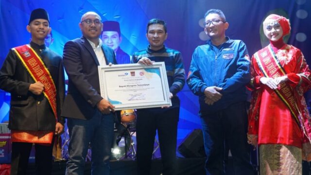 FIFGROUP Donasikan Rp300 Juta untuk Pencegahan Stunting di Padang