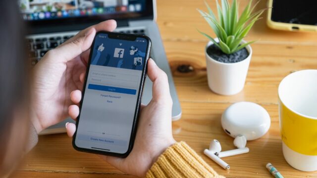 Pencurian Lewat Facebook: Seorang Wanita Kehilangan Duit Rp426 Juta Usai Klik Iklan di Facebook