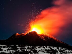 Gunung Etna Meletus, Operasi Bandara Catania Sicilia Terhenti