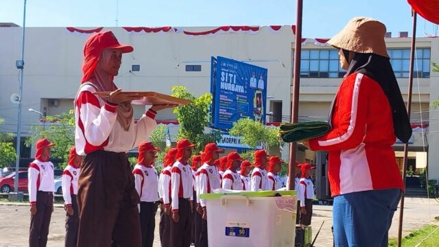 Salsa Dedi Suhendra, Siswi SMA 3 Pembawa Bendera Merah Putih Paskibraka Kota Padang