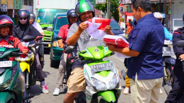 BPBD Kesbangpol Padang Panjang Distribusikan 10 Juta Bendera Kebangsaan