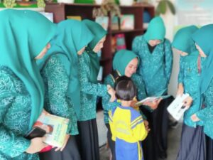 Bunda PAUD Pasar Usang, Padang Panjang, Kunjungi PAUD Kelurahan untuk Peningkatan Kualitas