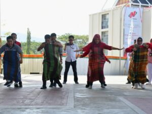 Kemeriahan Lomba HUT RI ke-78 di Balaikota Padang: Kolaborasi dan Kekompakan ASN