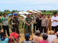 Kapolres Pasaman Barat dan Forkopimda memasang plang larangan di kawasan hutan Air Bangis sebagai upaya pencegahan perusakan. Kapolres mengingatkan ancaman pidana selama 10 tahun penjara dan denda maksimal Rp5 milliar.