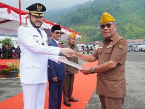 Wali Kota Padang Panjang Fadly Amran Dianugerahi Bintang Legiun Veteran