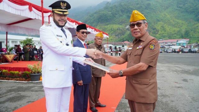 Wali Kota Padang Panjang Fadly Amran Dianugerahi Bintang Legiun Veteran