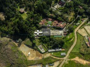 La Catedral: Istana Napi Mewah Pablo Escobar yang Kini Menjadi Pusat Keagamaan