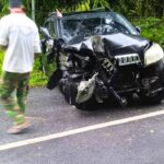 Mobil Dinas Camat Sungaipua Tabrak Tiang Listrik di Siguhung