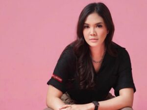 Gempita Kemeriahan Malam Kemerdekaan: Kintani dan Adella Goyang Lubuk Basung!