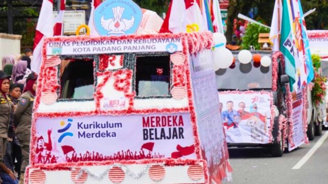 Kemeriahan Pawai Alegoris HUT RI ke-78: 60 Kendaraan Hias Penuh Kreativitas