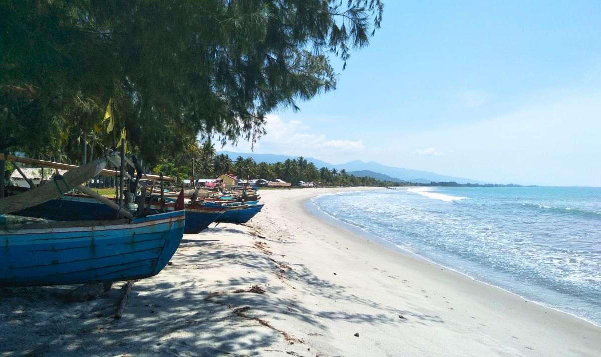 Pantai Kadei Tigo Barus - 10 Destinasi Wisata Menakjubkan di Tapanuli Tengah yang Wajib Dikunjungi