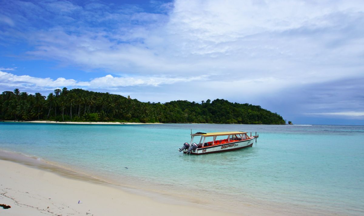 Pulau Kalimantung - 10 Destinasi Wisata Menakjubkan di Tapanuli Tengah yang Wajib Dikunjungi