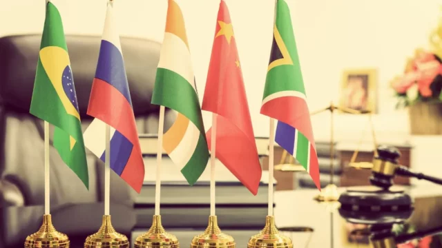 Gempuran BRICS: Akankah Dominasi AS Berakhir?