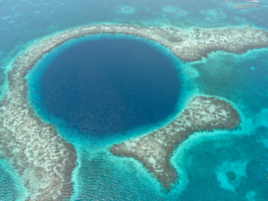 14 Lubang Sinkhole Terdalam di Bumi