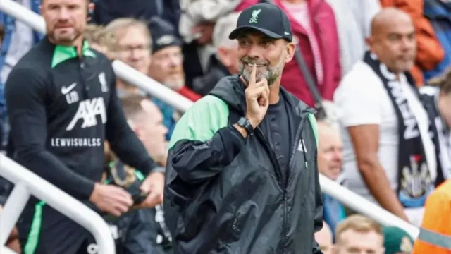 Duel Kata-Kata Klopp vs Tindall: Drama di Samping Lapangan Liverpool vs Newcastle