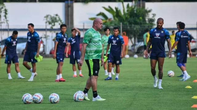 Strategi Pelatih Persib, Bojan Hodak Manfaatkan Jeda FIFA Tingkatkan Kualitas Persib Bandung