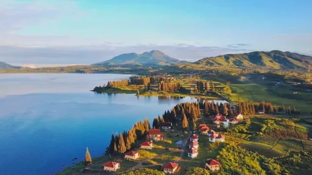 Pesona Danau Kembar: Permata Tersembunyi Sumatera Barat yang Memikat Jiwa