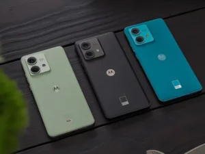 Review terbaru tentang Motorola Edge 40 Neo, ponsel dengan desain menawan, spesifikasi tinggi, dan harga yang kompetitif. Temukan fitur dan keunggulannya di sini.