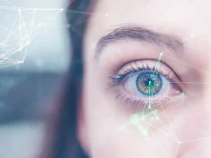 Teknologi AI RETFound dapat mendiagnosis dan memprediksi risiko berbagai kondisi kesehatan hanya dari gambar retina. Inovasi terbaru dalam dunia medis.