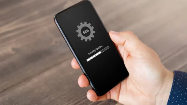 Review iOS 17: Temukan fitur-fitur baru seperti Mode StandBy yang mengubah pengalaman pengguna iPhone. Dapatkan pembaruan terbaru dari Aulia Masna.