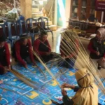 Pusdi CSR Unpad dan PT Gag Nikel berkolaborasi dalam pelatihan kewirausahaan untuk perajin minyak kelapa dari Papua Barat Daya. Pelatihan ini bertujuan meningkatkan wawasan dan keterampilan mereka dalam bisnis.